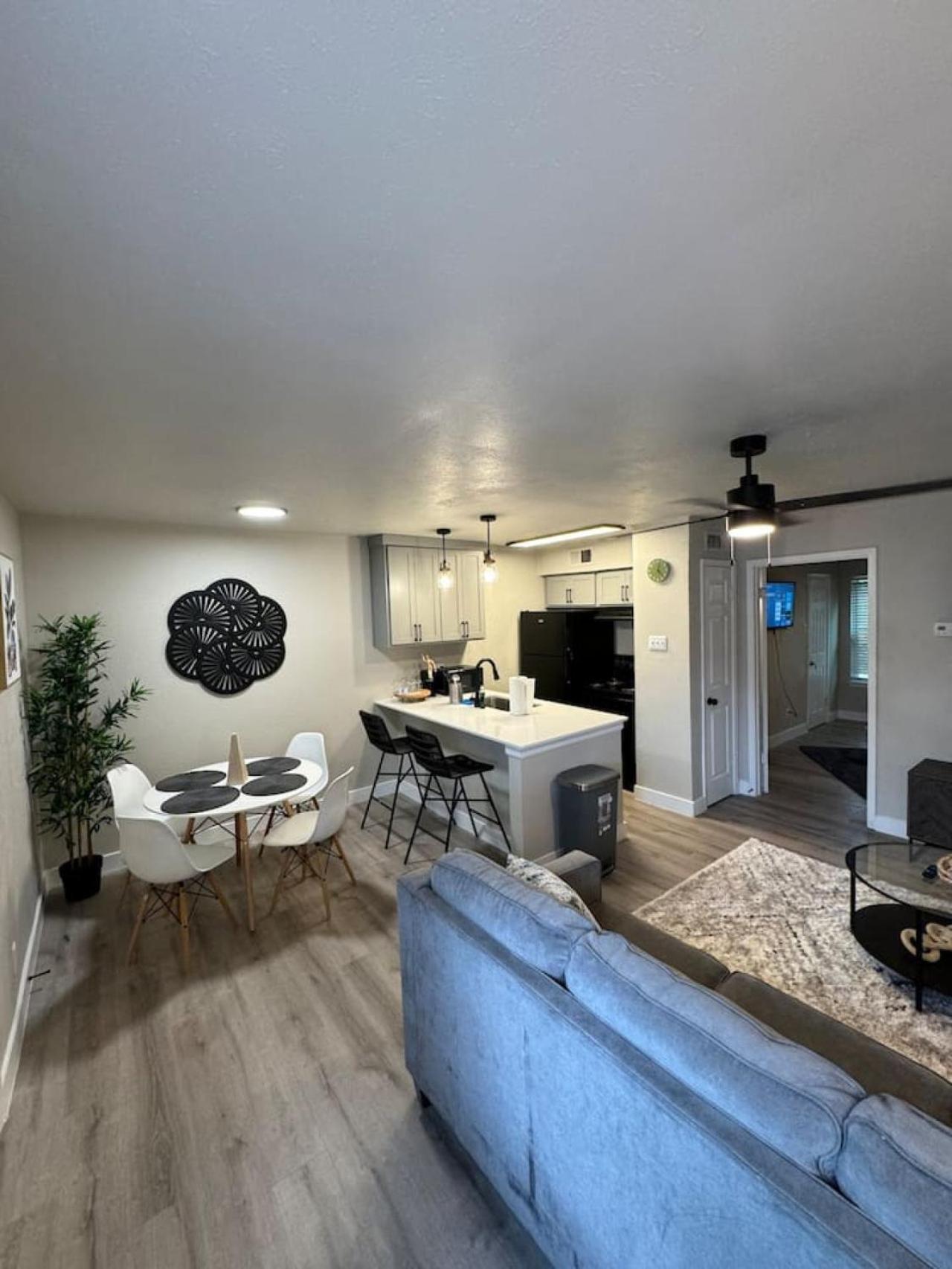 Dt Cozy Urban Escape 1bd1ba Apartment