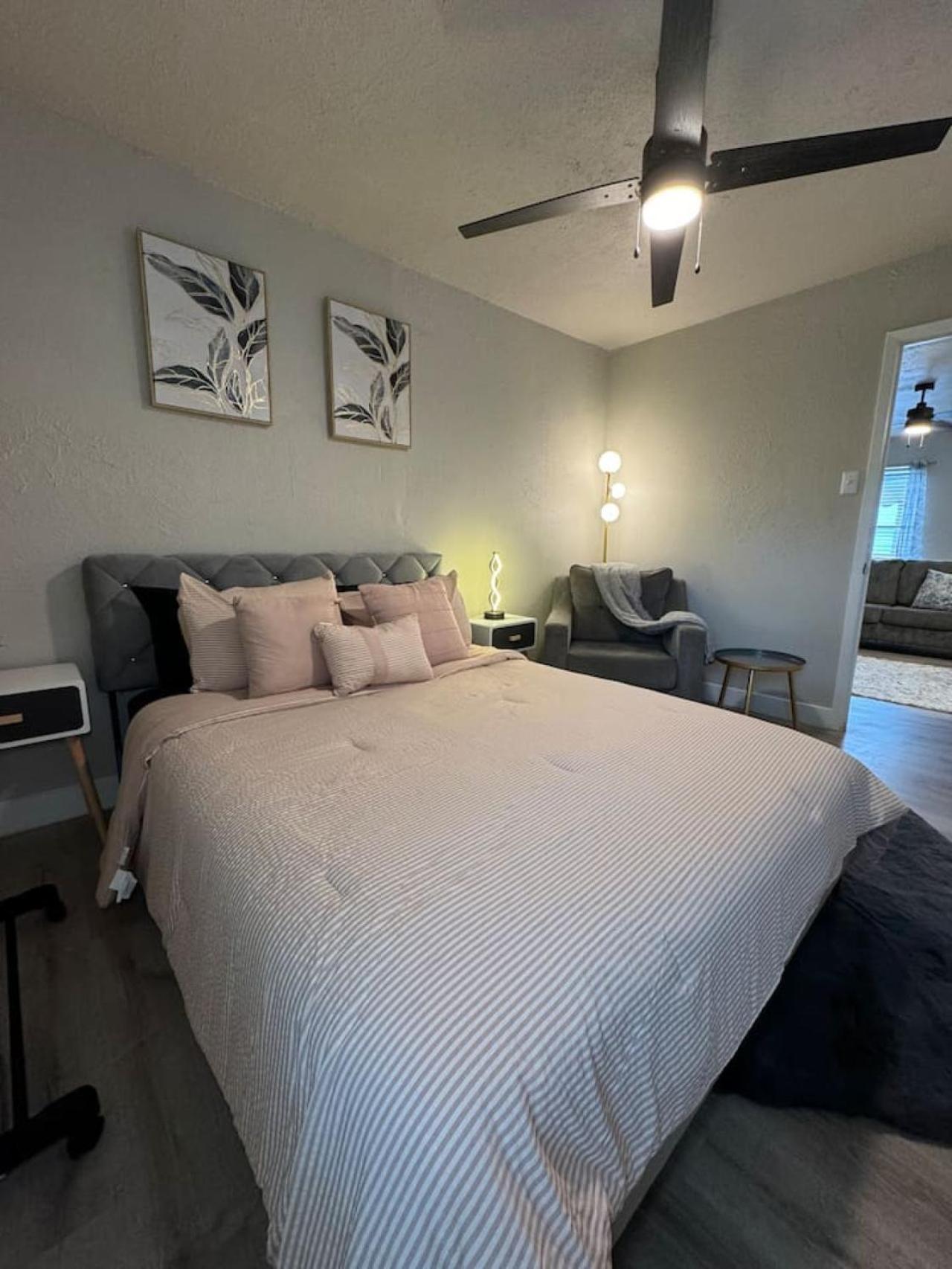 Dt Cozy Urban Escape 1bd1ba Apartment